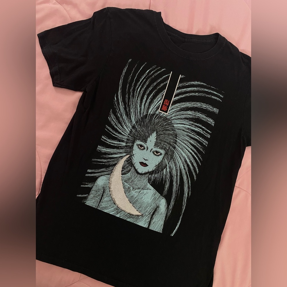 ✨ Junji Ito Uzumaki Black Tee Shirt Size Medium ✨